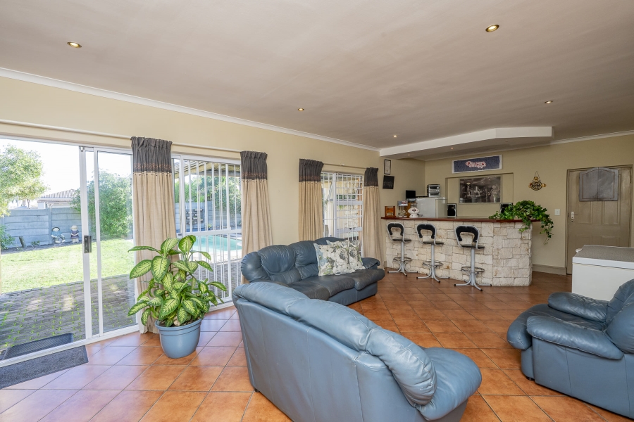 3 Bedroom Property for Sale in Protea Heights Western Cape
